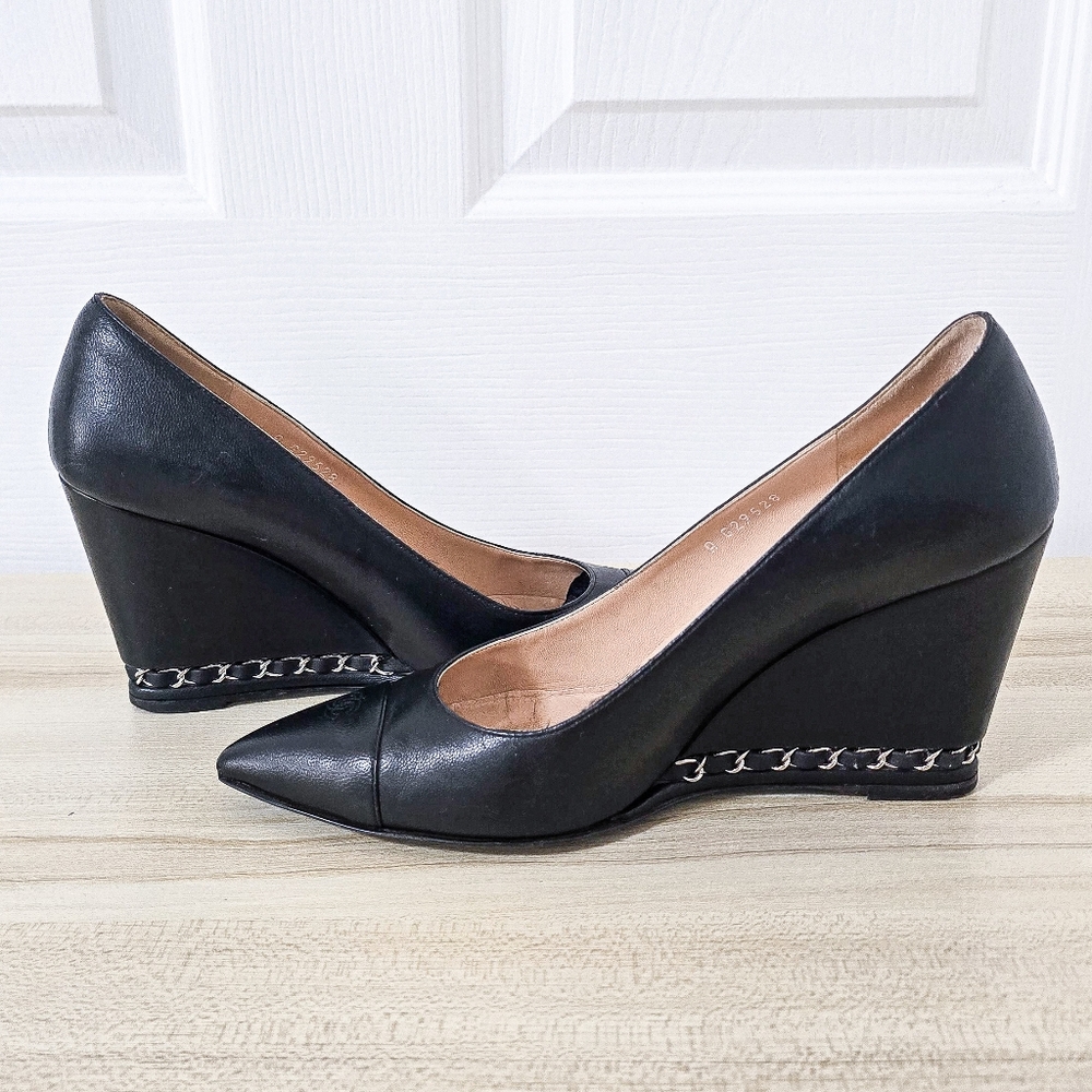 Chanel CC Cap Toe Black Leather Chain Link Wedge Pumps Size EU38/US 7.5-8 - Picture 8 of 16